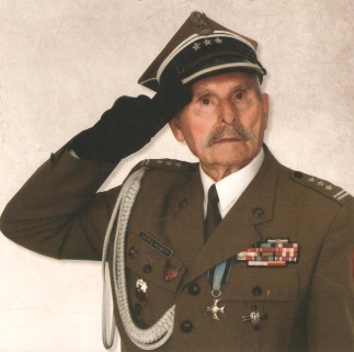 Pan Bolesław Siemiątkowski pułkownik w stanie spoczynku